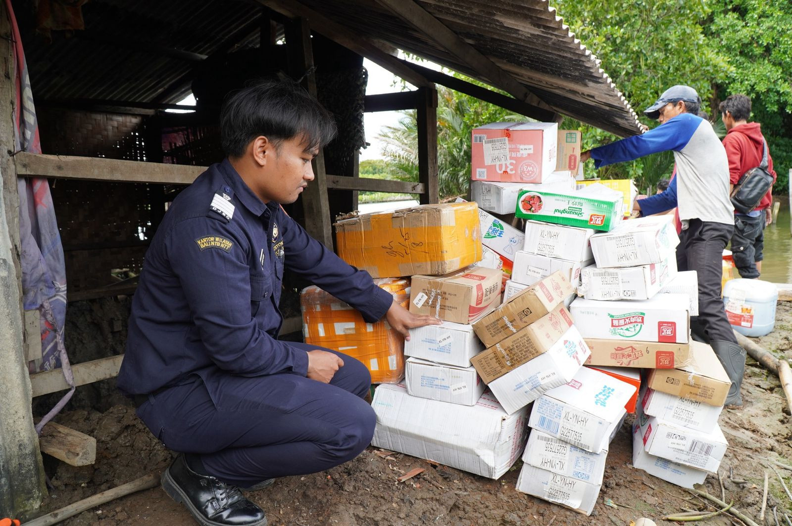 36 Makanan Impor Ilegal Dimusnahkan Bea Cukai Cikarang, Apa Saja Bahayanya?
