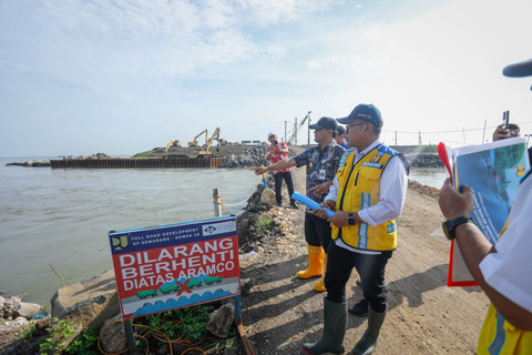 Gubernur Jateng Geram! Desak PUPR Tuntaskan Banjir Kaligawe dengan Cara Ini