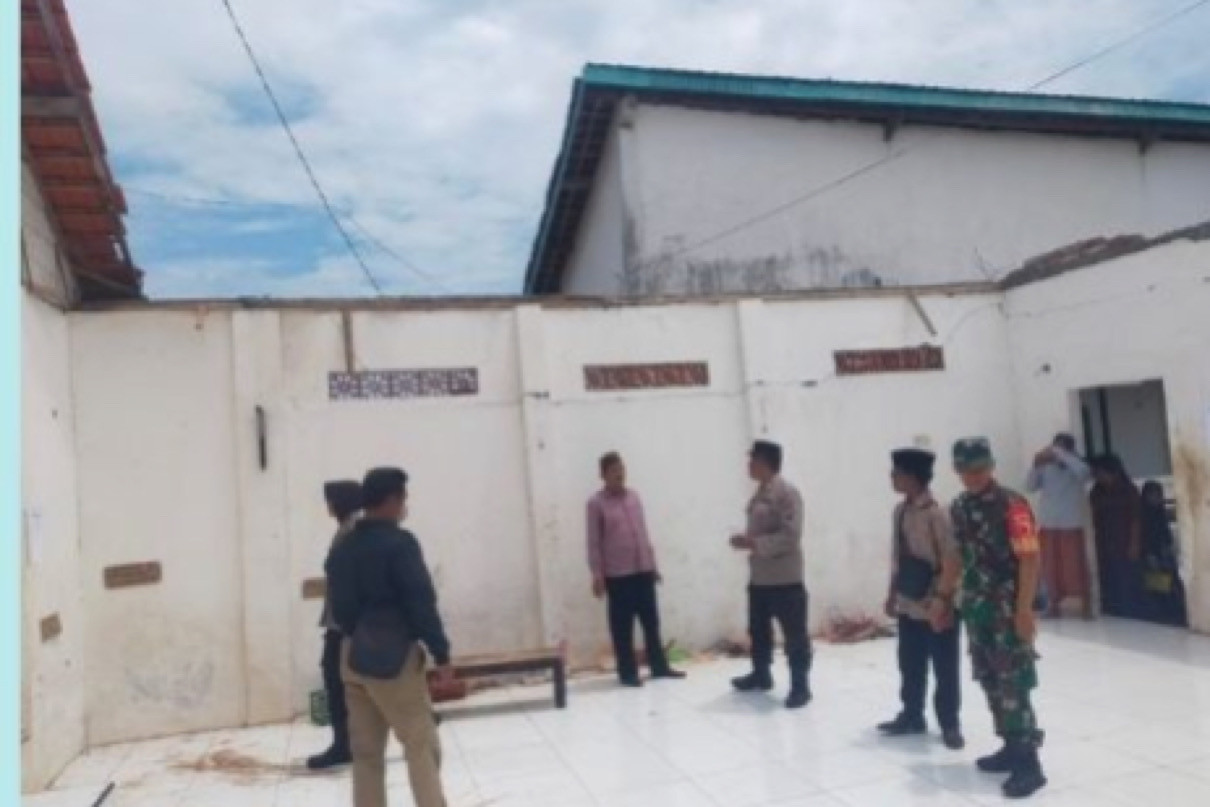 Tragis! Atap Asrama Ponpes Situbondo Ambruk, 1 Santriwati Tewas dan 18 Terluka – Ini Dugaan Penyebabnya