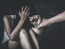 Suami Aniaya Istri Hingga Babak Belur di Cakung, Keluar Senjata Tajam!