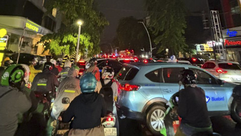 Jakarta Lumpuh Total! Derasnya Hujan Picu Banjir 110 cm dan Kemacetan Mengerikan di 29 Titik