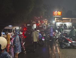 Banjir Jakarta Selatan Lumpuh Total! Jalan Benda Bawah Cilandak Jadi Lautan, Motor Terjebak Mogok