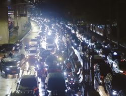 Hujan Deras Gempur Jakarta, Rasuna Said Lumpuh Total!