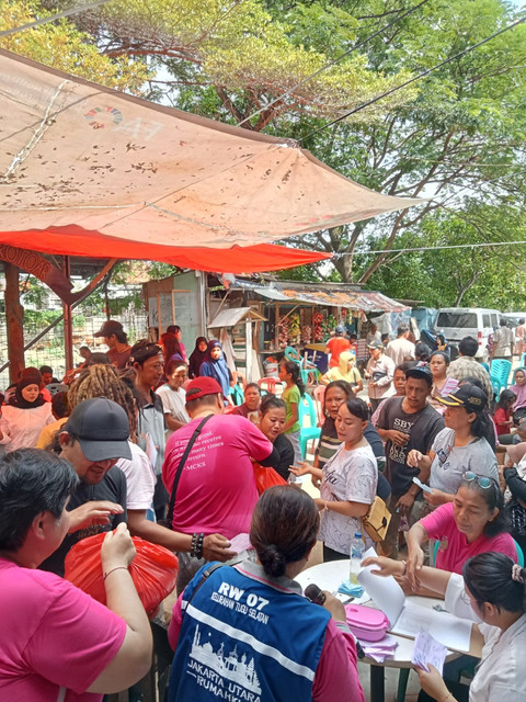 Kisah Gadis di TPA: Pelajaran Hidup dari Balik Tumpukan Sampah