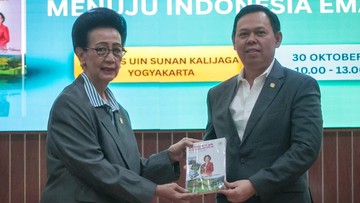 Refleksi Dua Dekade DPD RI: GKR Hemas Luncurkan Buku Otonomi Daerah Menuju Indonesia Emas 2045