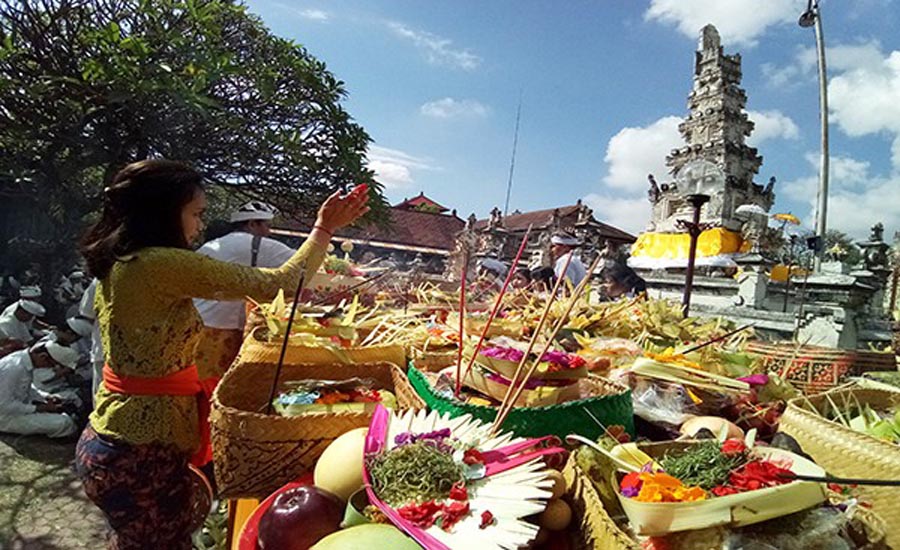 Jadwal Piodalan di Bali Hari Ini: Sukra Umanis Warigadean 2024