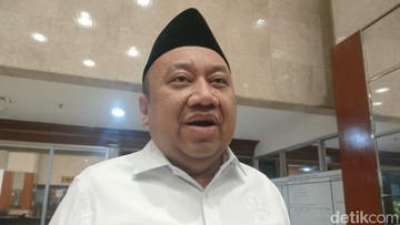 Guru Honorer Madrasah Tuntut P3K: Solusi DPR & Kisah Pengabdian 20 Tahun