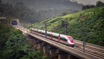 KPK Selidiki Korupsi Kereta Cepat Whoosh: Layanan Tetap Beroperasi Normal