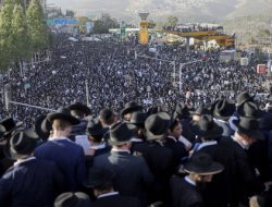 Protes Besar Haredi di Yerusalem Tolak Rencana Wajib Militer Israel