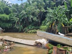 Tanggul Baswedan Jebol Lagi, Banjir Rendam Permukiman Warga di Jati Padang