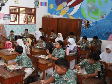 Respon Siswa Jateng untuk Program MBG: Terima Kasih Prabowo & Request Ayam Geprek