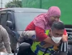 Polantas Menyapa Bantu Warga & Sopir Truk Terdampak Banjir Kaligawe Semarang
