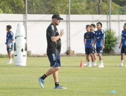 Transformasi PSM Makassar: Filosofi Main Dominan Bola Ala Tomas Trucha