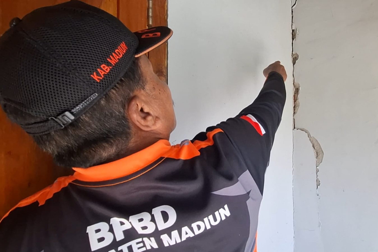 Tanah Retak di Madiun Akibat Hujan Deras, 8 Rumah Rusak: Kronologi & Upaya BPBD