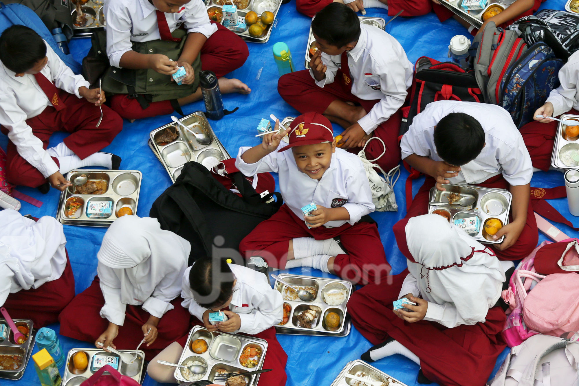 Program Makan Bergizi Gratis (MBG): Solusi Atasi Gizi Buruk & Stunting untuk SDM Unggul