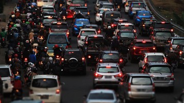 Kemacetan Parah Cengkareng Jakarta Barat Malam Ini: Kendaraan Macet Total!