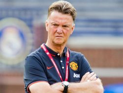 Louis van Gaal Gelar Konferensi Pers: Sinyal Kuat Tangani Timnas Indonesia?