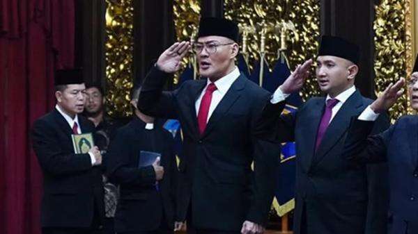 Riwayat Pendidikan Deddy Corbuzier: Sarjana Psikologi, Magister hingga Gelar Doktor