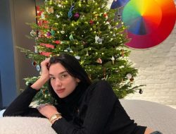 Dua Lipa: Perjalanan dari Cover YouTube ke Superstar Global