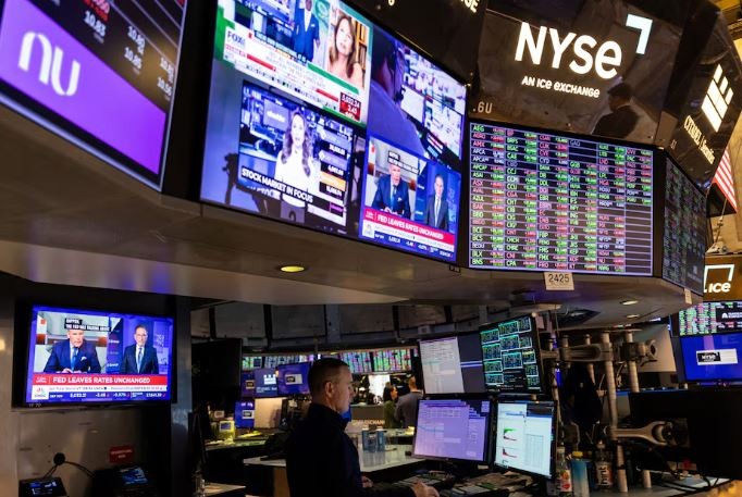 Wall Street Cetak Rekor Kenaikan Bulanan Terpanjang, S&P & Nasdaq Terus Melonjak
