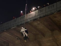 Pria Gantung Diri di Bawah Flyover Pasupati Bandung, Motor Yamaha Aerox Ditinggalkan