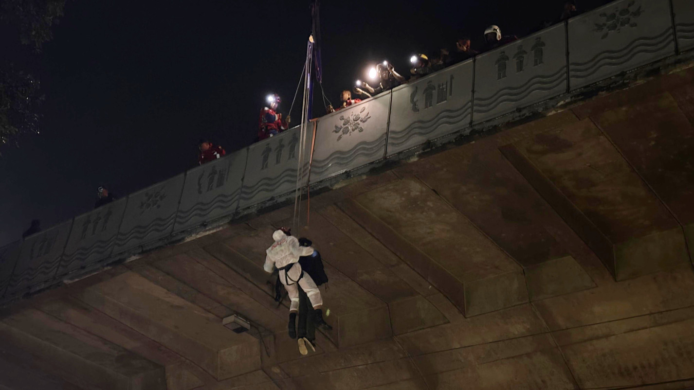 Pria Gantung Diri di Bawah Flyover Pasupati Bandung, Motor Yamaha Aerox Ditinggalkan