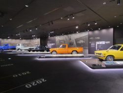 Rangkuman Berita Otomotif: Sejarah Isuzu, Geely PHEV Murah, & Desain Hyundai Stargazer