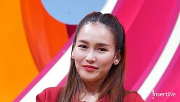 Viral Ekspresi Ayu Ting Ting Diminta Masak Burger Sebelum Kerja, Warganet Soroti Sikap Ibunda