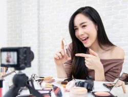 Sertifikasi Wajib Influencer: Aturan Ketat Singapura & China vs Indonesia