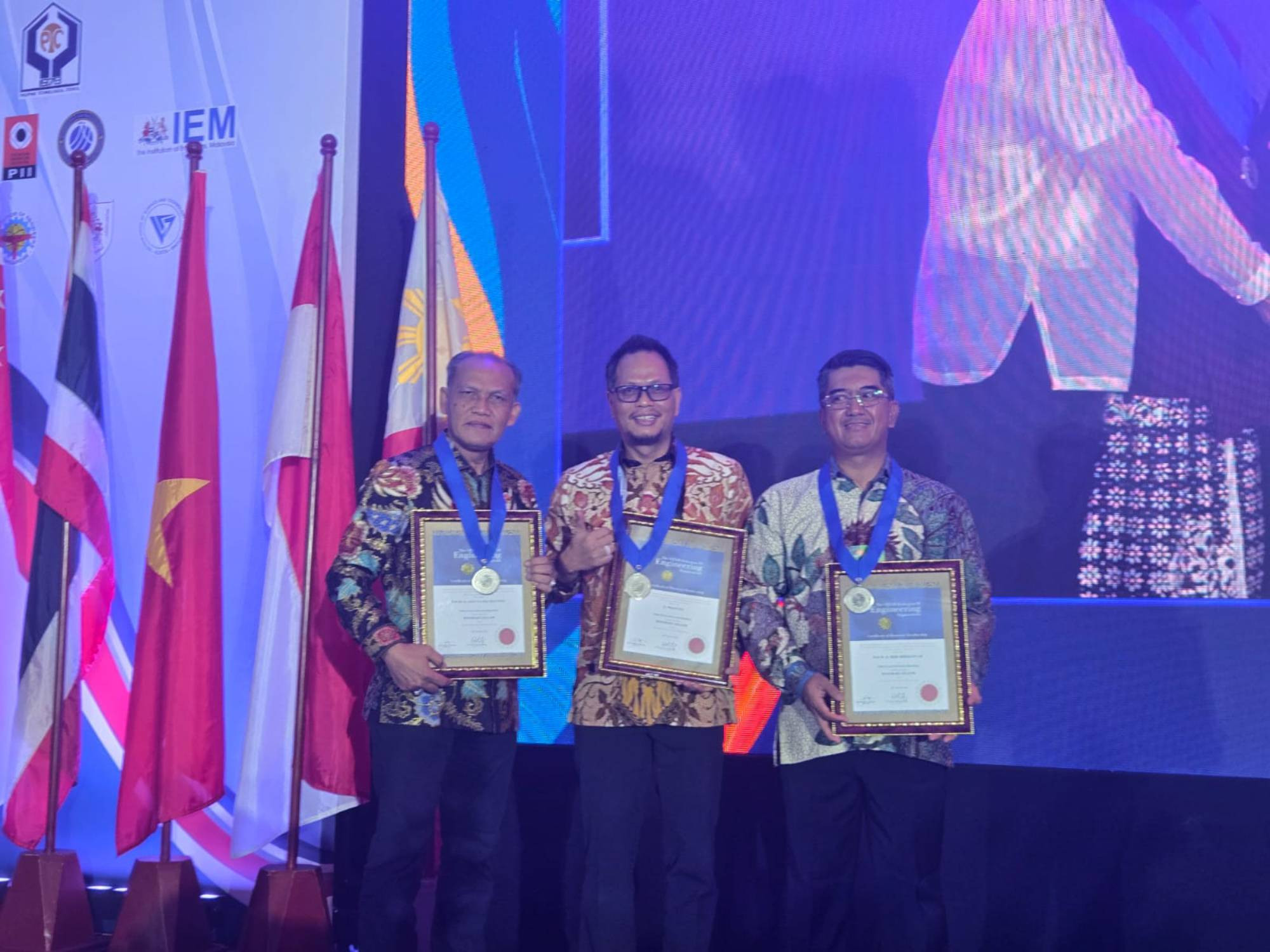 Prof. Heri Hermansyah, Rektor UI, Raih Gelar AFEO Honorary Fellow 2024: Prestasi Internasional