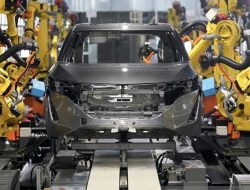 Nissan Proyeksi Kerugian 275 Miliar Yen di 2025: Strategi & Tantangan