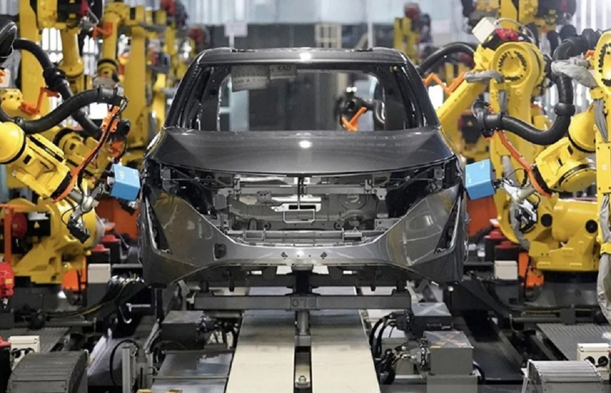 Nissan Proyeksi Kerugian 275 Miliar Yen di 2025: Strategi & Tantangan