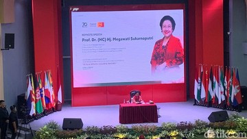 Megawati Menangis Serukan Dunia Baru: Tolak Kekuasaan Mesin & Modal, Ini Pidato Lengkapnya
