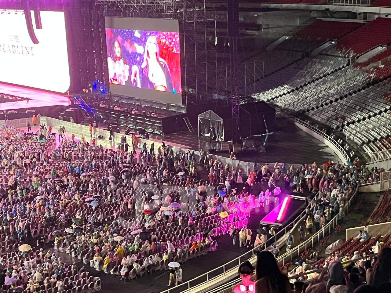 Konser BLACKPINK di Jakarta Diguyur Hujan, Blink Tetap Semangat!