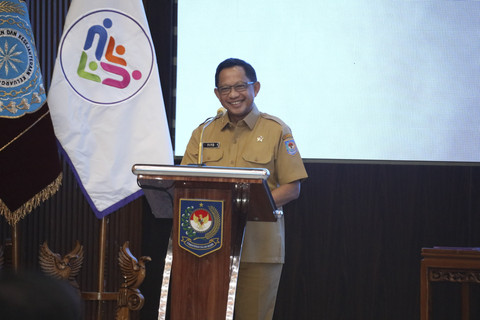 Mendagri Tito Karnavian Raih Outstanding in Governance di CNN Indonesia Awards 2025, Ini Prestasinya