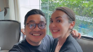 Rianti Cartwright Naik Gunung Bromo Sendirian, Ini Cerita & Tipsnya