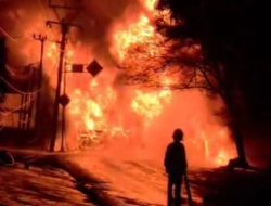 Truk Tangki Terguling di Cianjur Picu Kebakaran Hebat, Pos Polisi Ikut Hangus