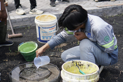 Paving Porous ITS: Solusi Banjir Ramah Lingkungan dari Limbah Fly Ash
