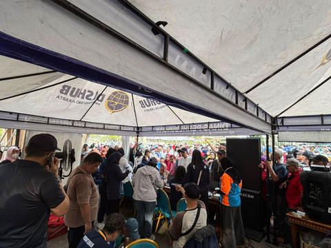 Antrean Panjang & Keluhan Lansia di CFD HI: Kronologi dan Kritik Pelayanan