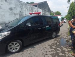 Prosesi Pemakaman Raja Keraton Surakarta PB XIII: Jenazah Tiba di Sasono Putro