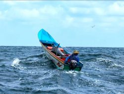 Waspada Gelombang Tinggi 4 Meter di Lampung 3-6 November 2025, BMKG Beri Imbauan!