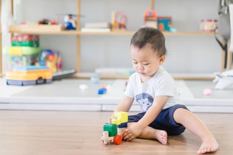 Anak Suka Main Sendiri? Ini 5 Manfaat & Tanda Perlu Orang Tua Ikut Campur