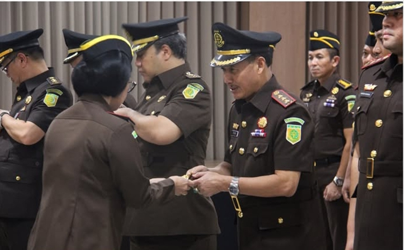 Chatarina Muliana Girsang Lantik 9 Pejabat Baru di Kejati Bali, Ini Daftarnya