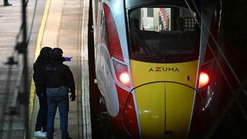 Insiden Penusukan Kereta Cambridge: 9 Orang Tewas, Saksi Ungkap Aksi Heroik dan Kepanikan Massal