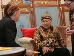 Raja Paku Buwono XIII Wafat di Usia 77: Figur Bersahaja Penjaga Adat Jawa