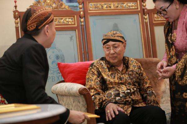 Raja Paku Buwono XIII Wafat di Usia 77: Figur Bersahaja Penjaga Adat Jawa