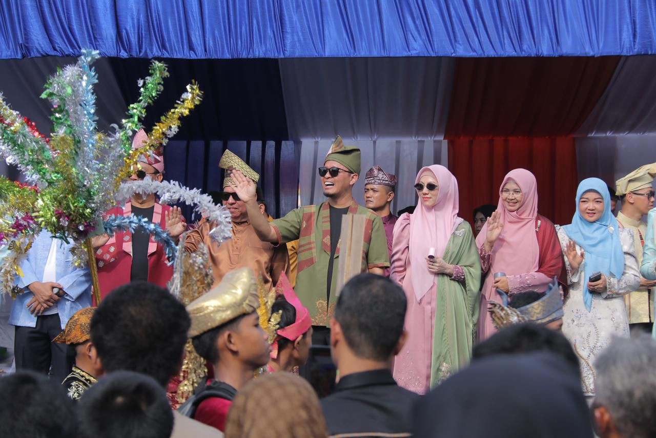 MTQ ke-57 Pekanbaru Resmi Dibuka, Pawai Taaruf Pecahkan Rekor 30.000 Peserta