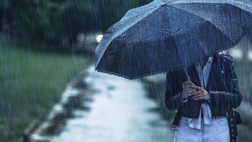 Waspada Puncak Musim Hujan 2025-2026: BMKG Imbau Siaga Banjir & Longsor