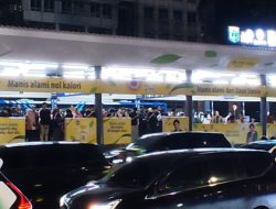 Kepadatan TransJakarta Usai Konser BLACKPINK di GBK, Penumpang Mengeluh Antre 30 Menit