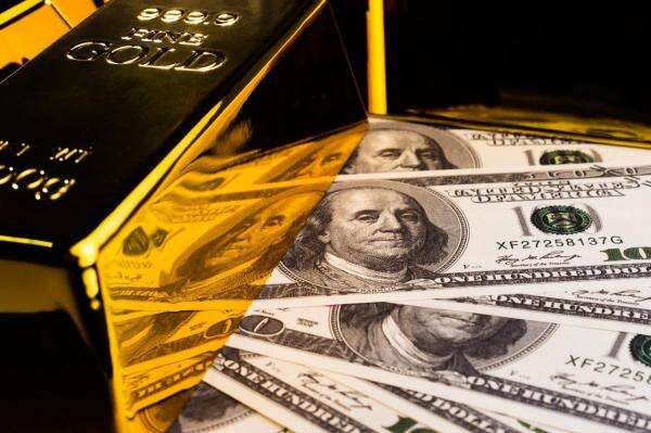 Harga Emas Turun Pekan Lalu, Tapi Cetak Kenaikan Bulanan Ketiga: Analisis & Prospek Minggu Depan